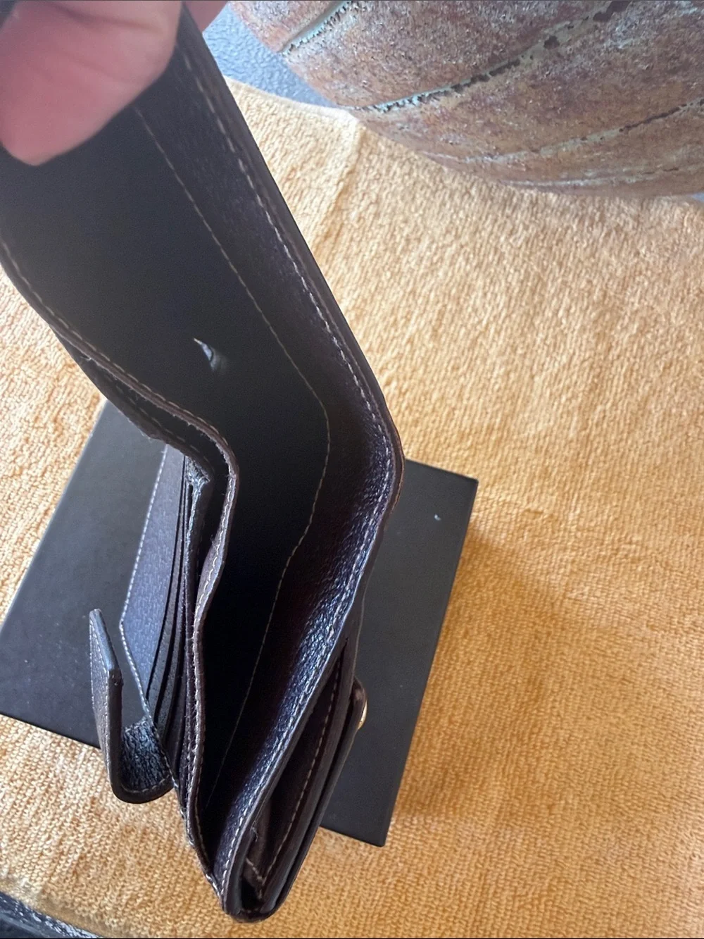 Authentic Gucci Wallet - Picture 6 of 9